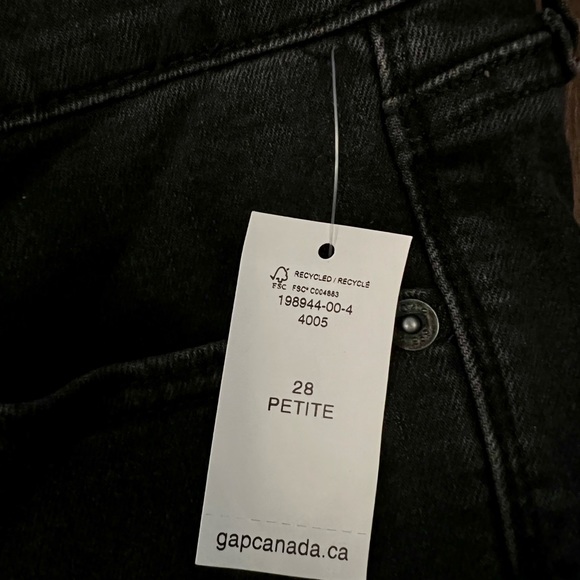 NWT - Gap mid Rise Slim Jeans in Washwell faded black - Picture 6 of 6